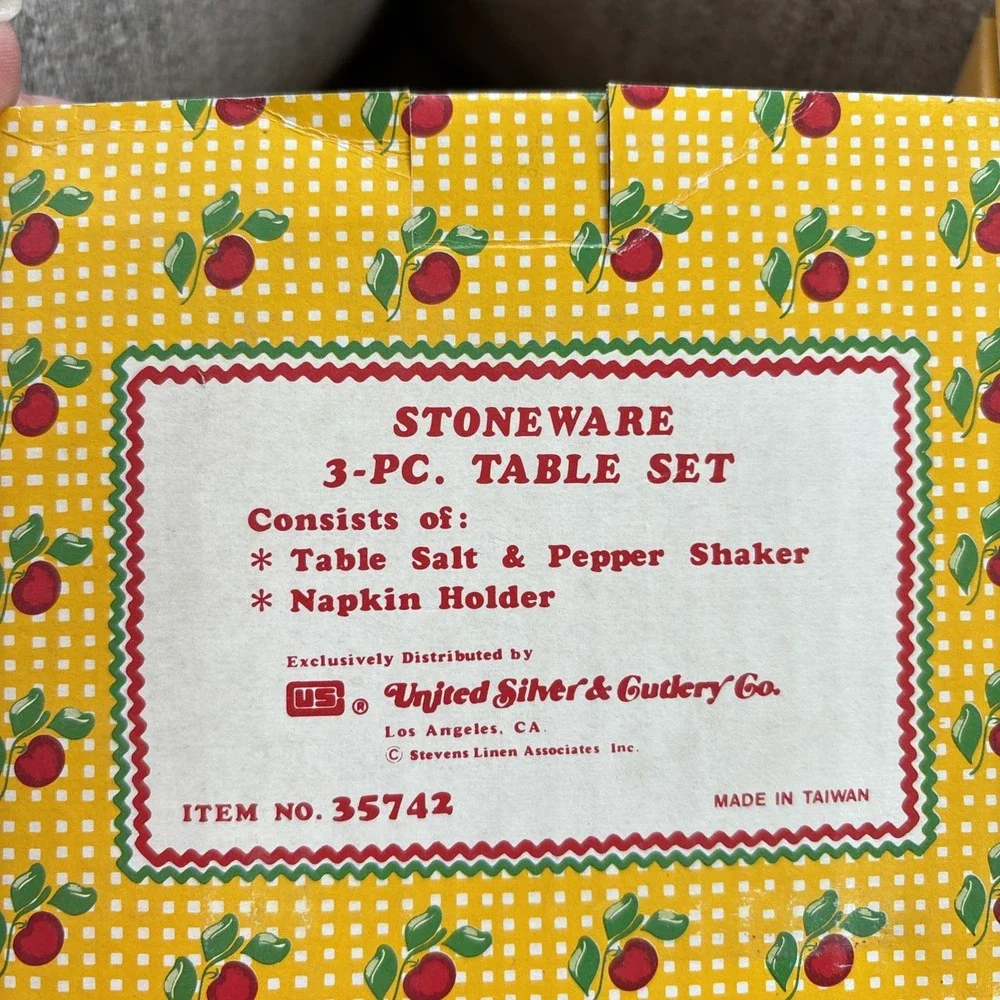Vintage Apple Gingham Kitchen Set Napkin‎ Holder Salt Pepper Shaker,Coasters NOS